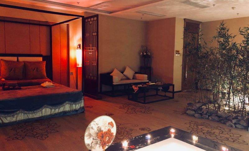 出差去了南明区高端桑拿减压会所(南明区哪里的spa好)