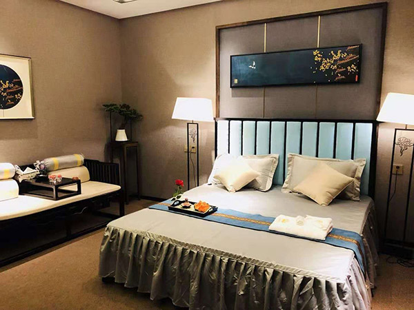 偶然去了湖里区高端木桶浴商务会所,足疗服务又出新花样了